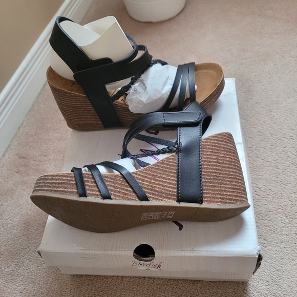 Ladies Wedge Sandals - Picture 5 of 9